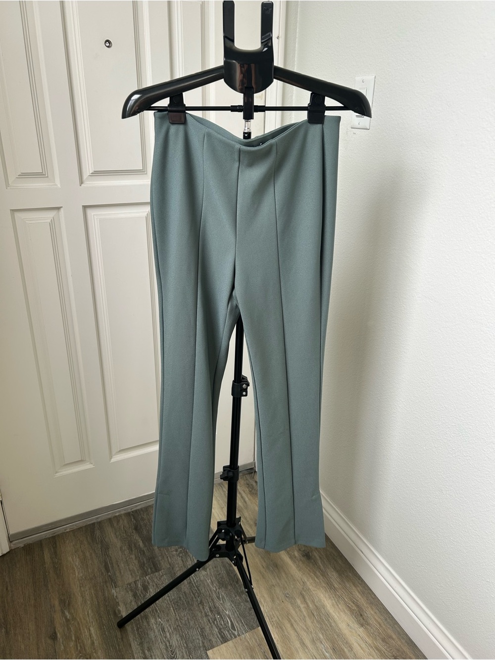 Zara Sage Green Kick Flare Pull-On Pants Size L Stretch Minimalist Career Chic